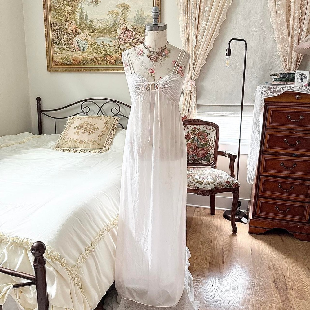 white slip maxi dress  Vintage Miss Elaine deadstock size petite small